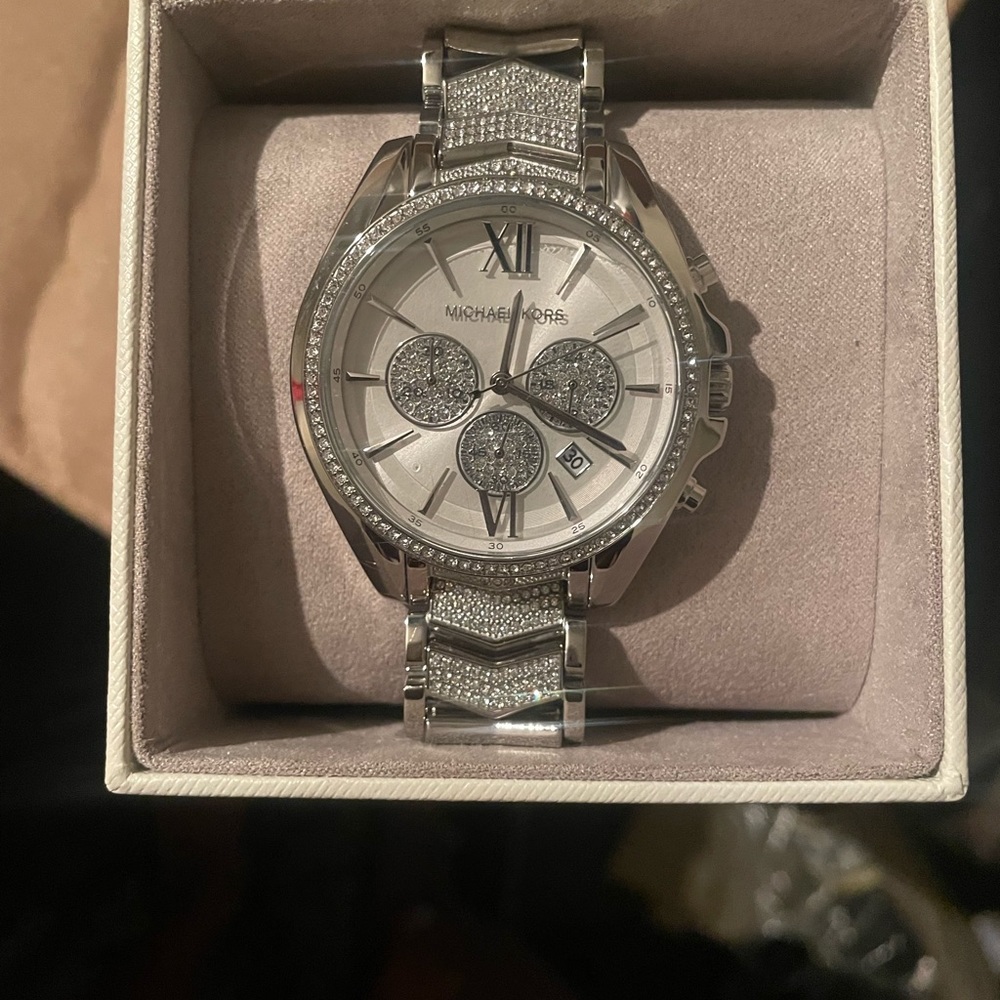 **BRAND NEW** Silver Michael Kors watch